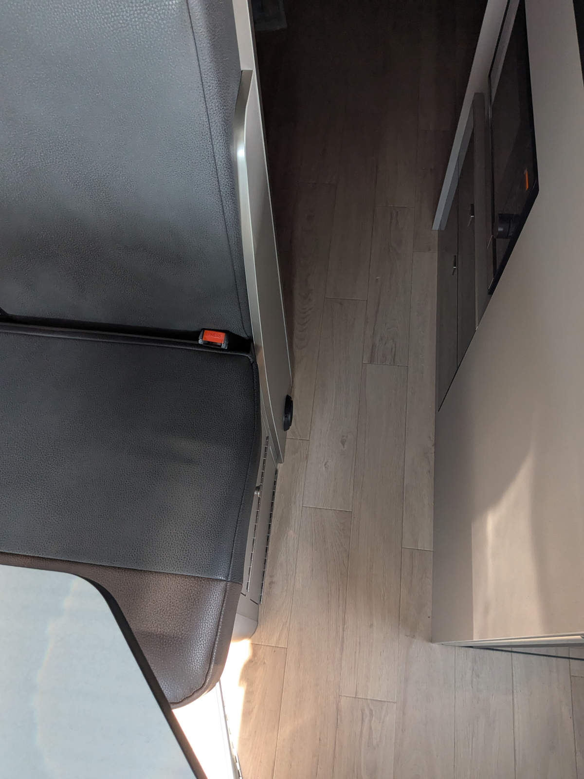 D.V.D ダーウィン D5 ハイエースからDUCATOへ・・・。進化を続けるDarwinシリーズ最新車両!の画像