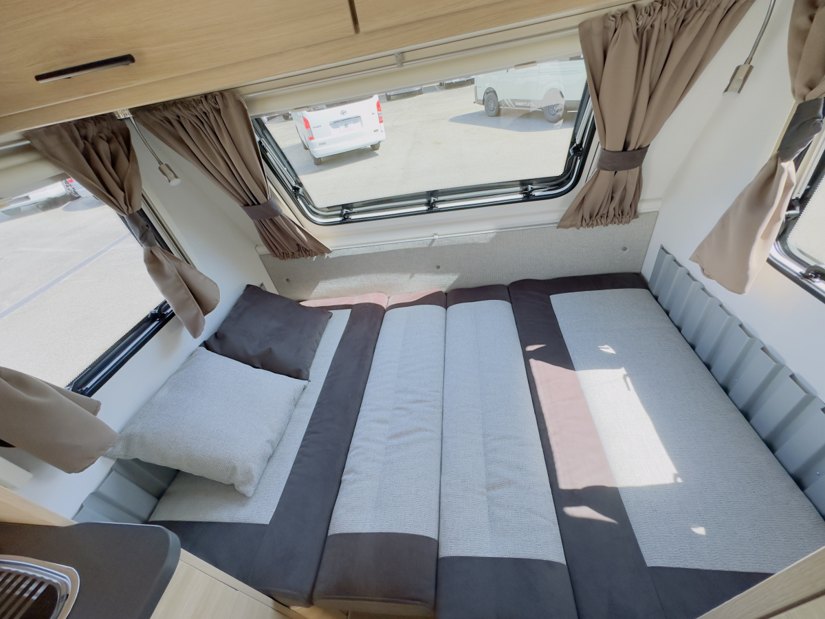 インディアナRV エメロード 406 VIP2.0 欧州の伝統的な作りと、日本の最新電装技術が融合した牽引免許不要モデル!の画像