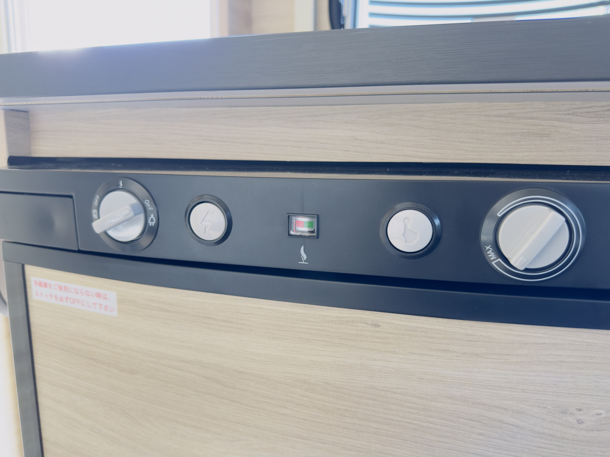 インディアナRV エメロード 406 VIP2.0 欧州の伝統的な作りと、日本の最新電装技術が融合した牽引免許不要モデル!の画像