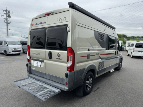 ADRIA TWIN SPORTS 600 SPT フィアット デュカトベース、「洗練された欧州デザイン」が融合したプレミアム・スポーツバン!の他画像4枚目