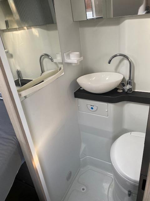 ADRIA TWIN PLUS 540SP 「最もコンパクトな機動力」と「プレミアムな居住性」を凝縮したモデルの画像