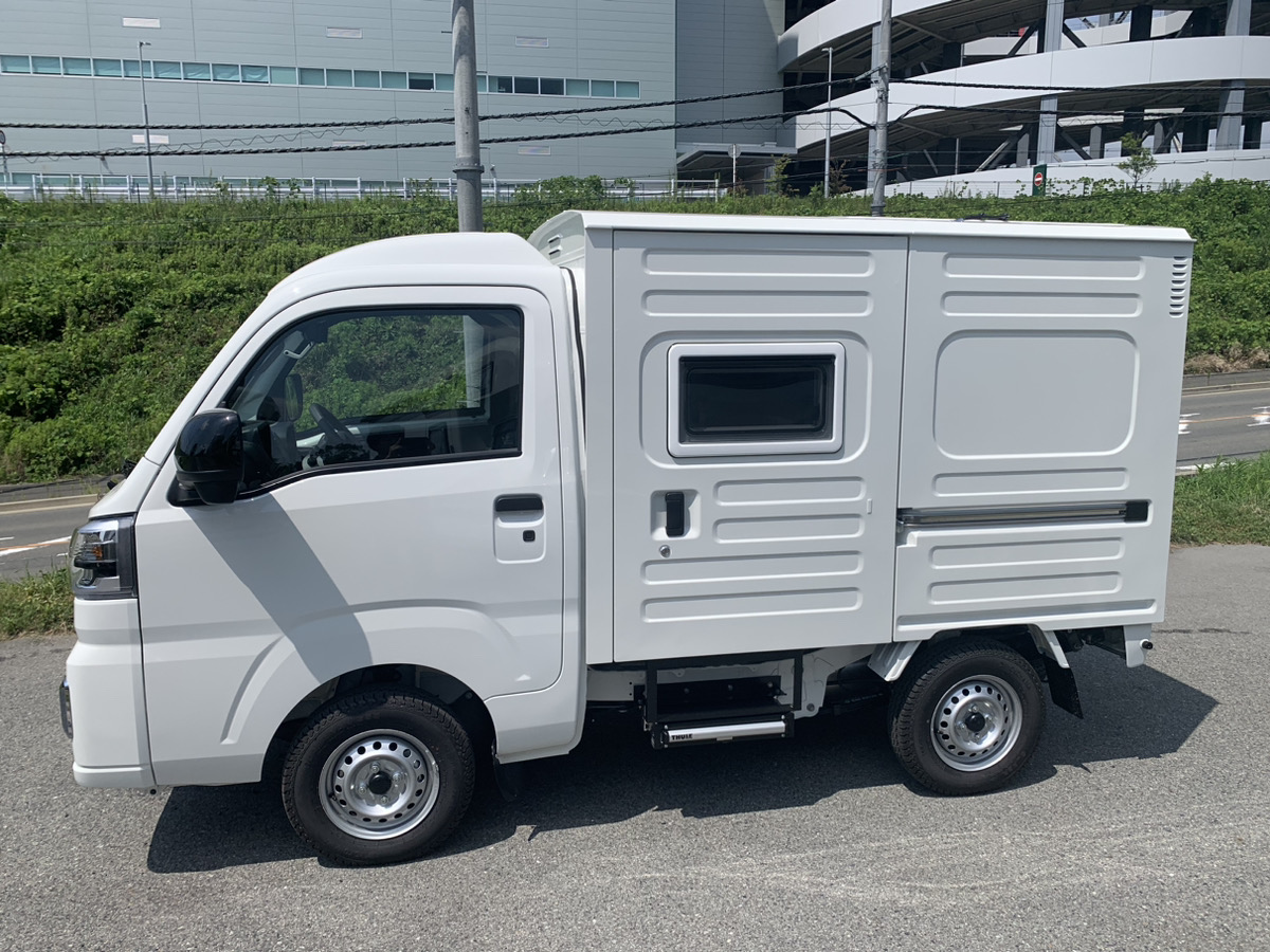 その他 クオッカ 令和6年式 4WD ダイハツ・ハイゼット トラックをベースにした「富士の麓、静岡産のヒノキ」を惜しみなく使用した軽キャンパー!の画像