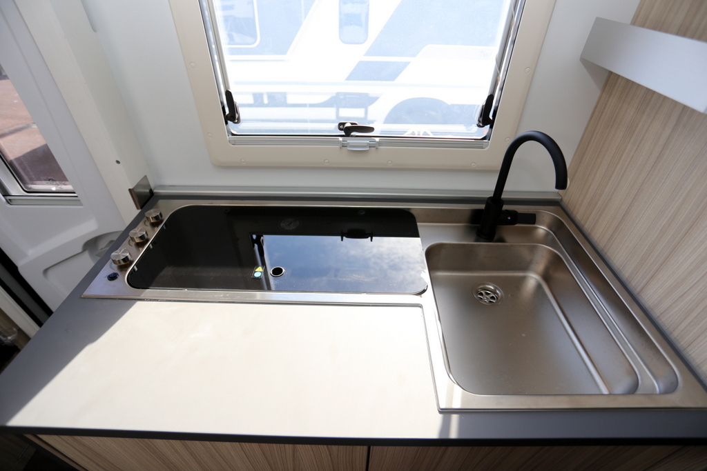 ADRIA SUN LIVING A 75DP SUNLIVING　A75DPの画像