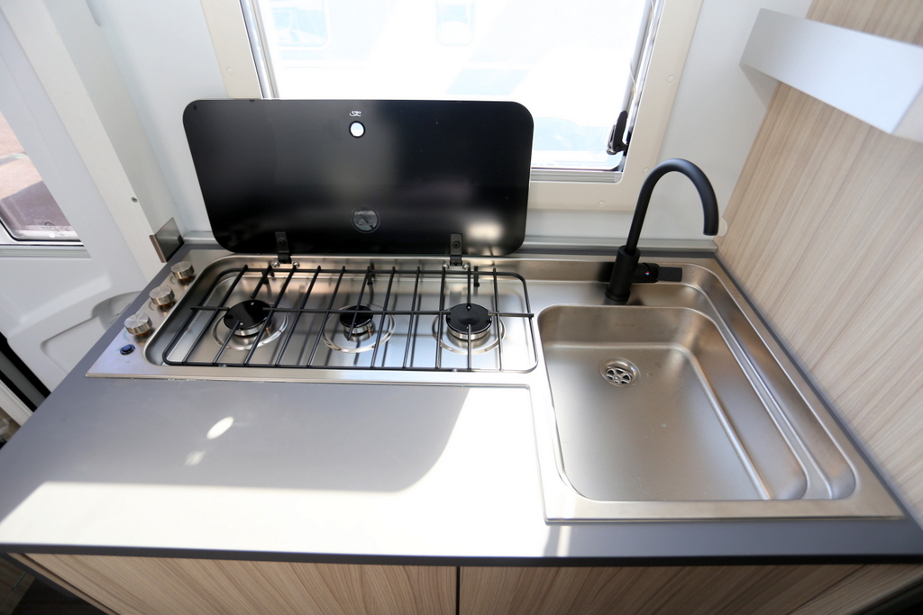 ADRIA SUN LIVING A 75DP SUNLIVING　A75DPの画像
