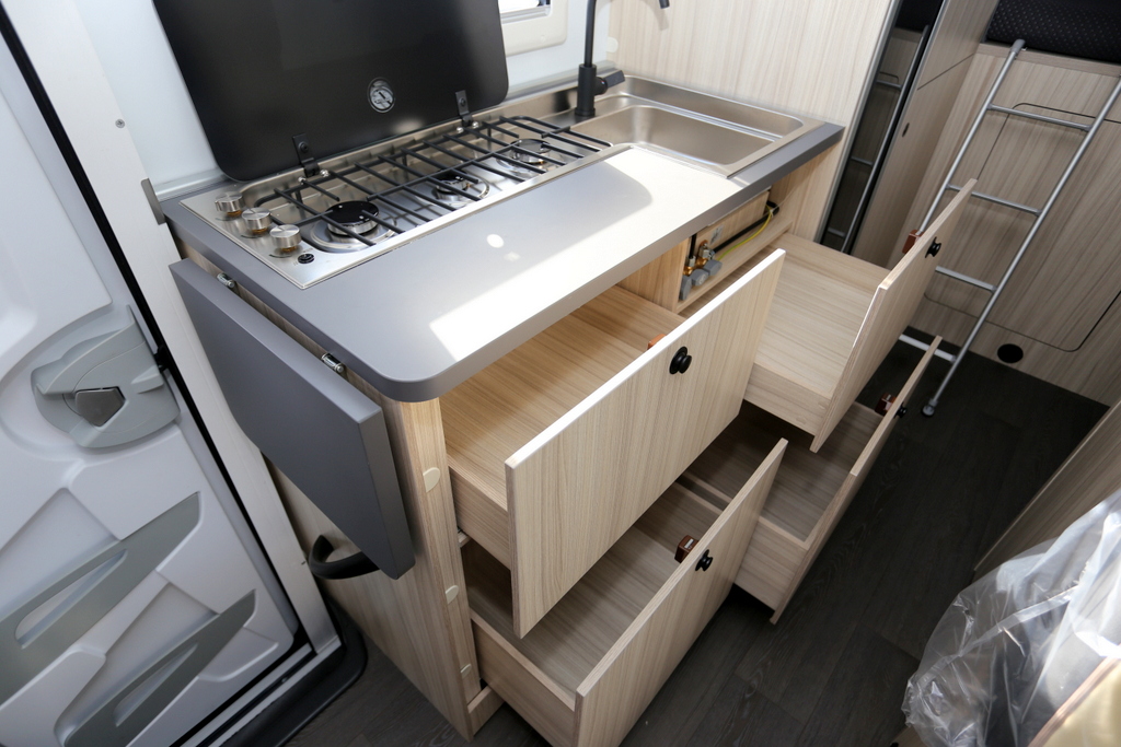 ADRIA SUN LIVING A 75DP SUNLIVING　A75DPの画像