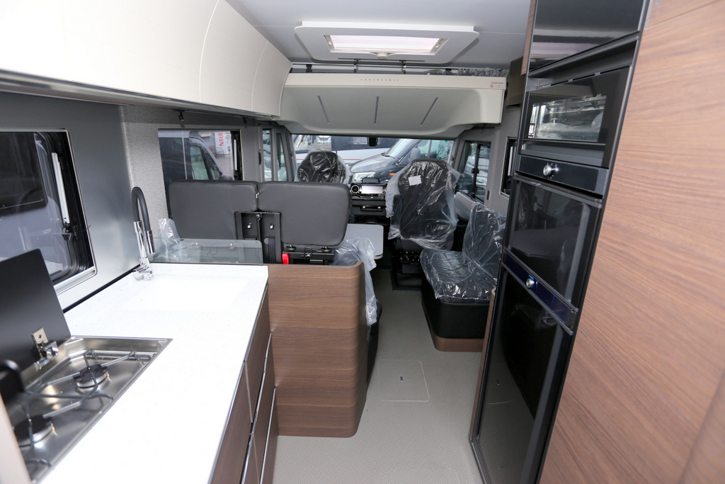 ADRIA SUPERSONIC 890 LL A NEW STAR TODAY. ICON TOMORROW.の画像