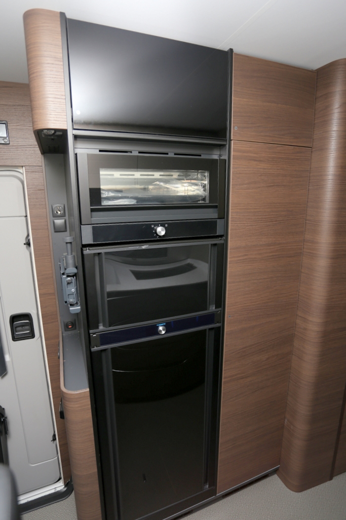 ADRIA SUPERSONIC 890 LL A NEW STAR TODAY. ICON TOMORROW.の画像