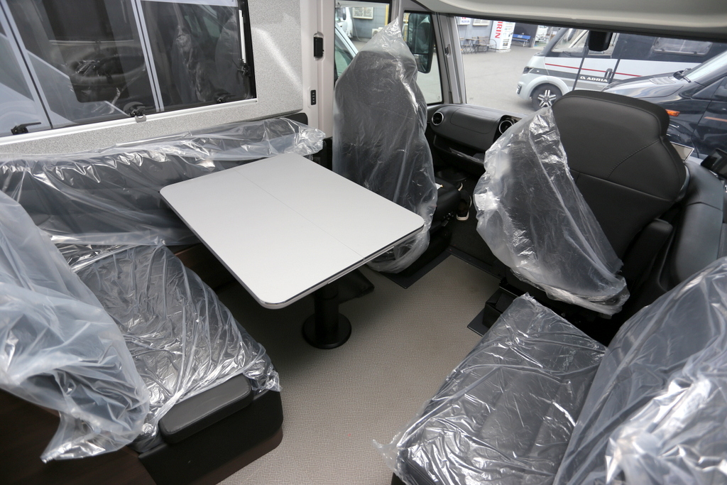 ADRIA SUPERSONIC 890 LL A NEW STAR TODAY. ICON TOMORROW.の画像