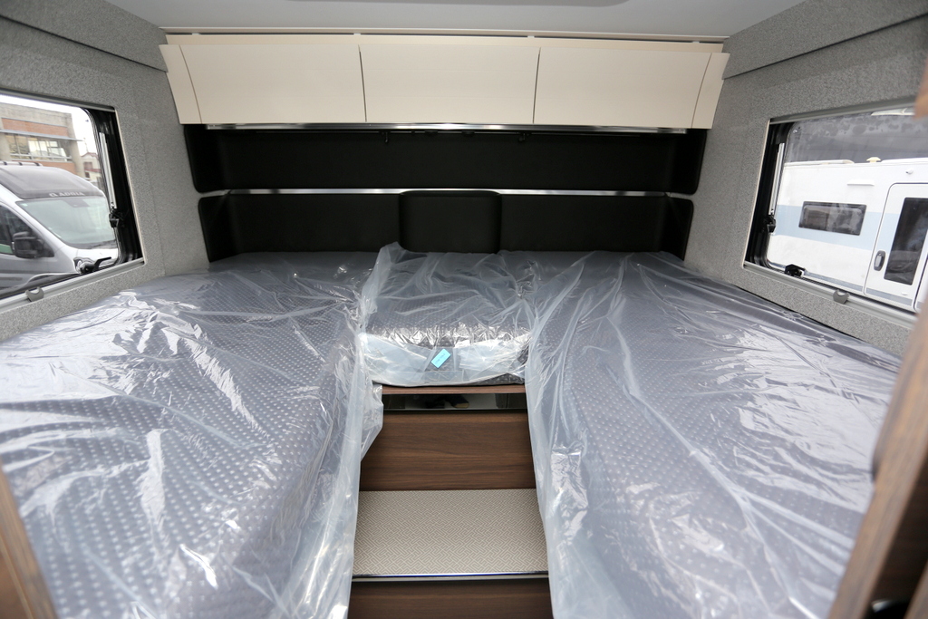 ADRIA SUPERSONIC 890 LL A NEW STAR TODAY. ICON TOMORROW.の画像