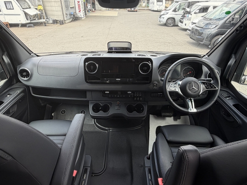 ADRIA SUPERTWIN MB 700 SGX FOR YOUR WILDER SIDE. アドリア待望の4×4 アドベンチャーモデルの他画像4枚目