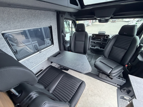 ADRIA SUPERTWIN MB 700 SGX FOR YOUR WILDER SIDE. アドリア待望の4×4 アドベンチャーモデルの他画像6枚目