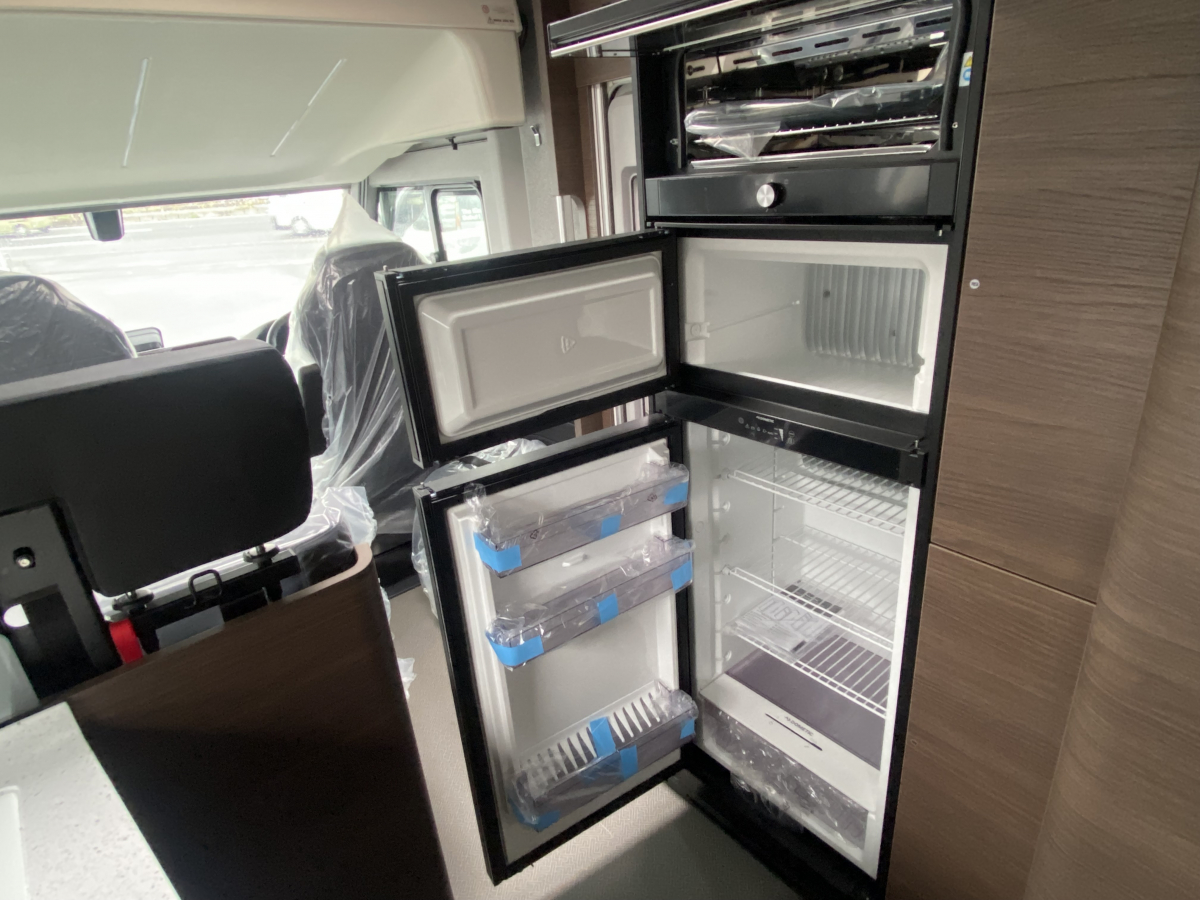 ADRIA SUPERSONIC 780 SL 美しき造形と、最高峰の快適。の画像