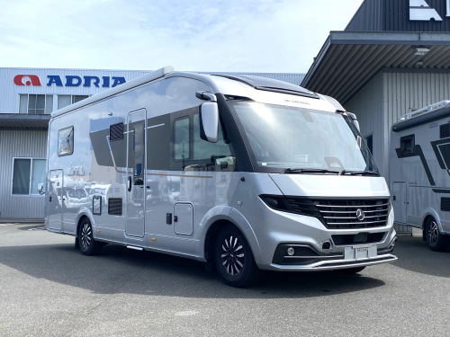 ADRIA SUPERSONIC 780 SL 美しき造形と、最高峰の快適。