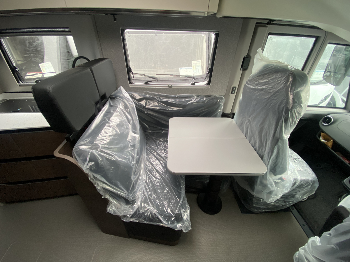 ADRIA SUPERSONIC 780 SL 美しき造形と、最高峰の快適。の画像