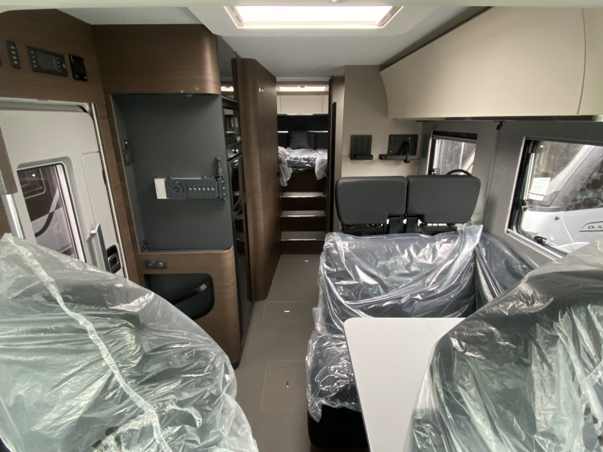 ADRIA SUPERSONIC 780 SL 美しき造形と、最高峰の快適。の画像