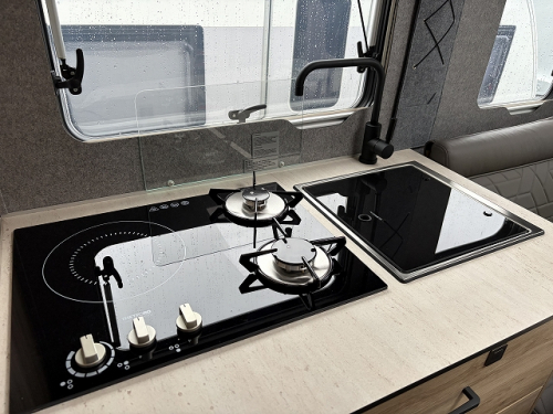 EURA MOBIL Xtura 686 EF(MB) 異次元のアドベンチャー性能「Xtura(エクストゥーラ)」の他画像5枚目