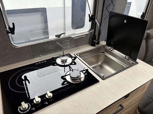 EURA MOBIL Xtura 686 EF(MB) 異次元のアドベンチャー性能「Xtura(エクストゥーラ)」の画像