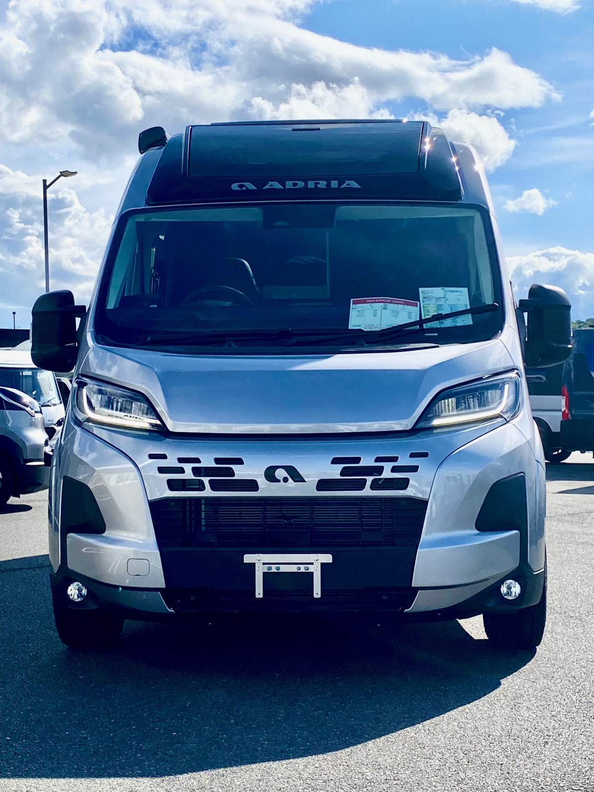 ADRIA TWIN SUPREME 640 SGX TWIN最大のサイズに大きな電動昇降ベッドの画像