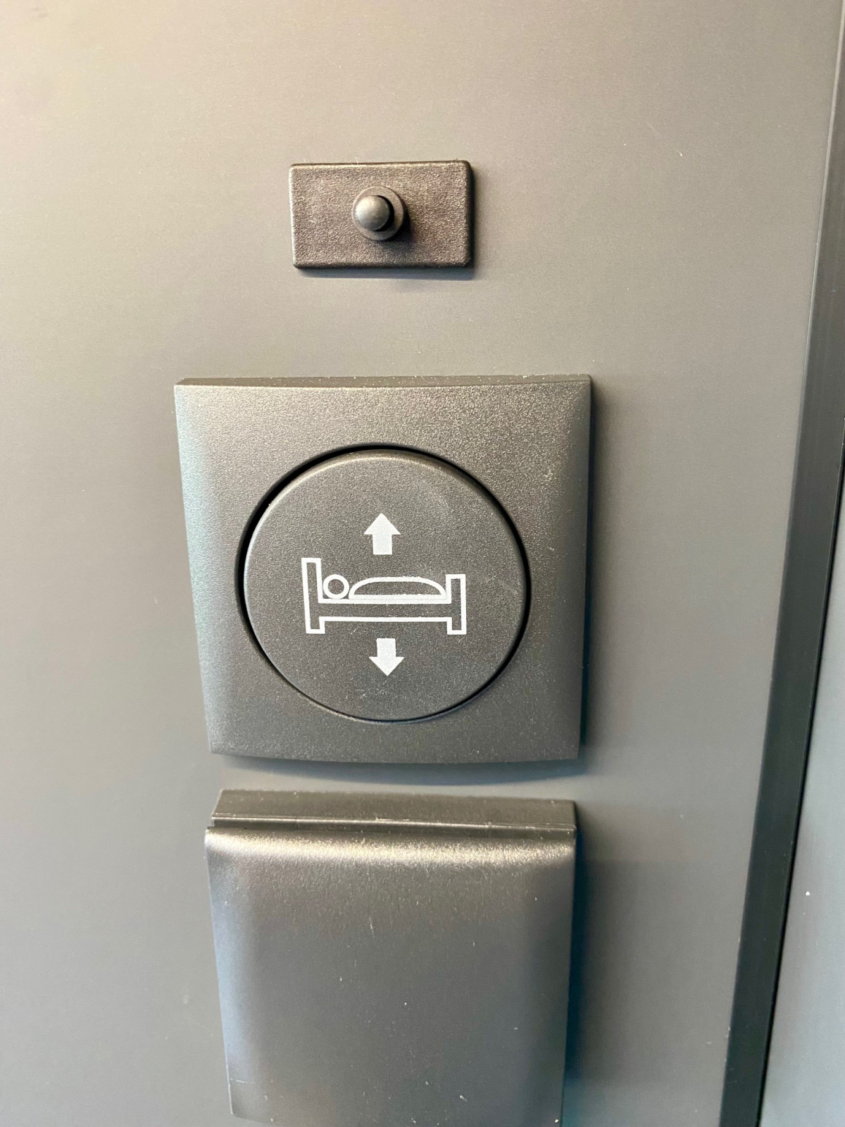 ADRIA TWIN SUPREME 640 SGX TWIN最大のサイズに大きな電動昇降ベッドの画像