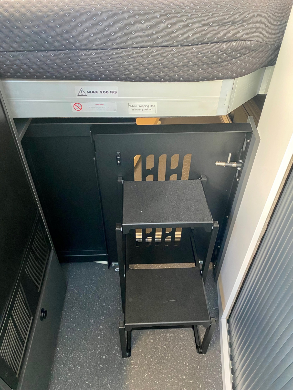 ADRIA TWIN SUPREME 640 SGX TWIN最大のサイズに大きな電動昇降ベッドの画像