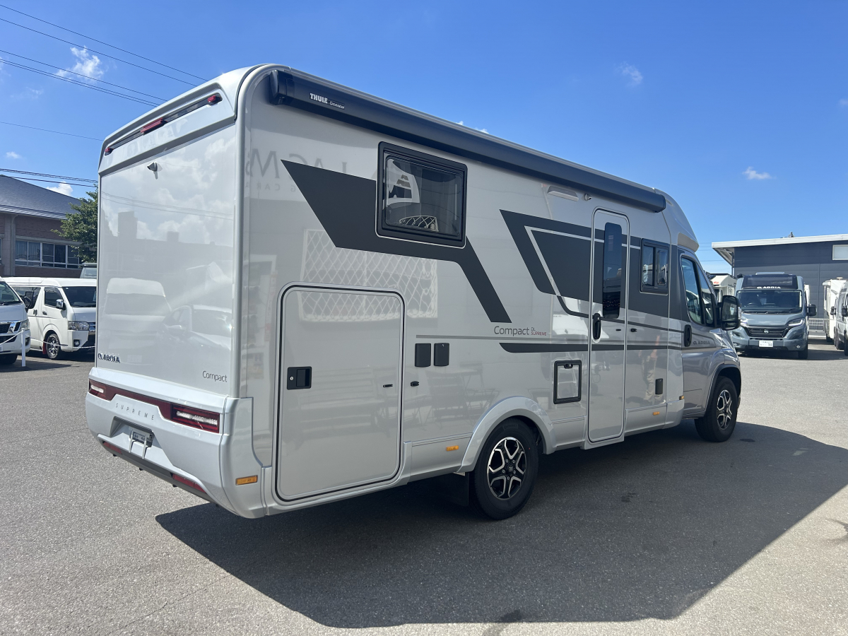 ADRIA COMPACT SUPREME DL コンパクトなサイズでありながら広々とした居住空間、スタイル、実用性、快適性を兼ね備えた、1年中使えるモーターホームです。の画像