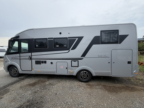 ADRIA SONIC SUPREME 700 DL セカンドシートが横向き対面シートの他画像3枚目