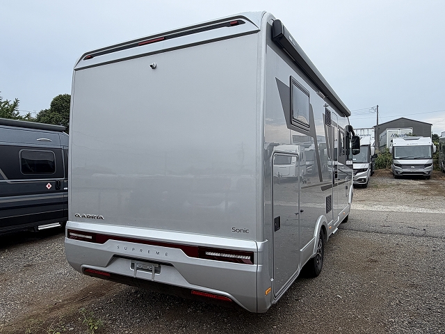 ADRIA SONIC SUPREME 700 DL セカンドシートが横向き対面シートの画像