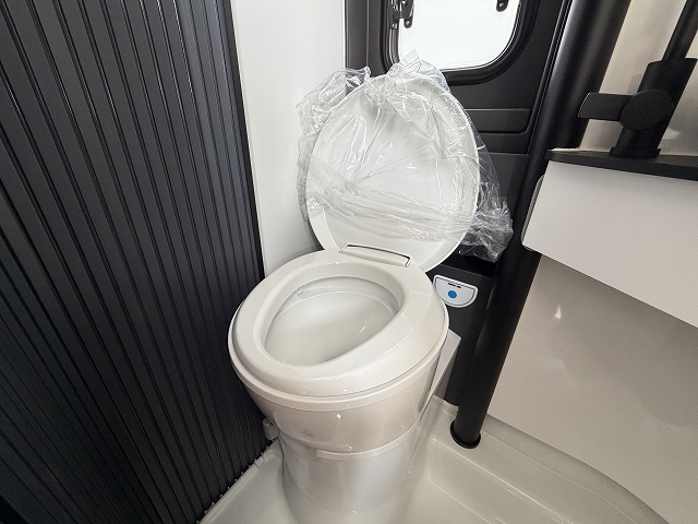 ADRIA TWIN SUPREME 600 SPB TWIN  600 SPBの画像