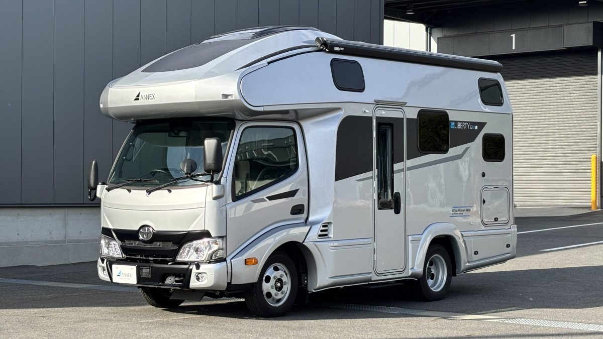 アネックス LIBERTY 52DB i_UltraPower4800_ブラックライン 4WD、　床暖房システム搭載、 国内最高峰の断熱性能と居住性を備えたプレミアム・キャブコン!の画像