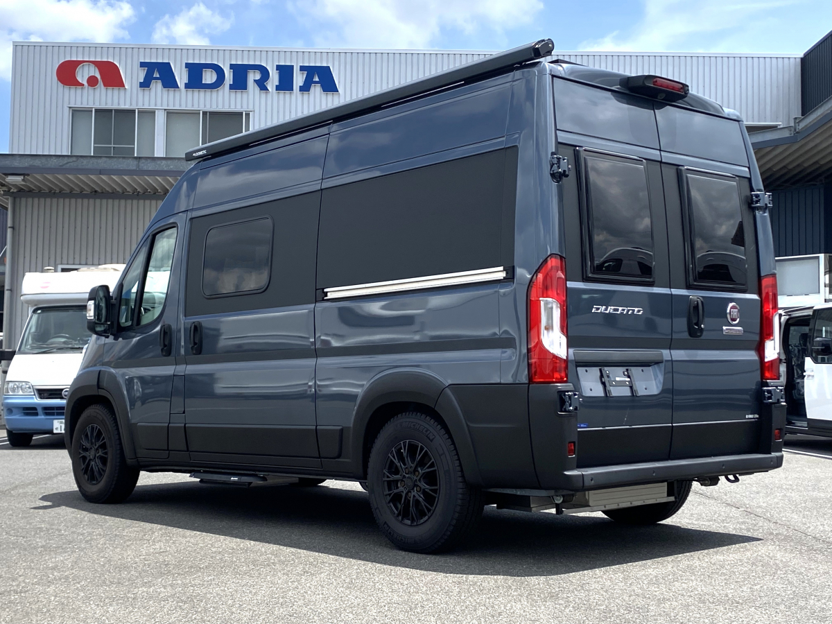 THIRD SPACE BREATH 54DD 2人旅でも家族でも使いやすいキャンピングカー!の画像