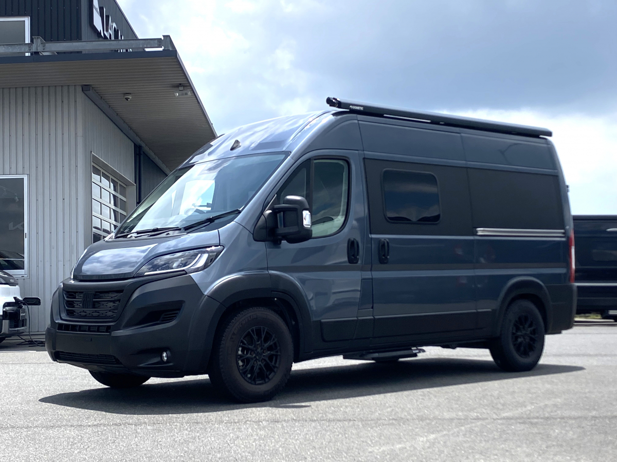 THIRD SPACE BREATH 54DD 2人旅でも家族でも使いやすいキャンピングカー!の画像