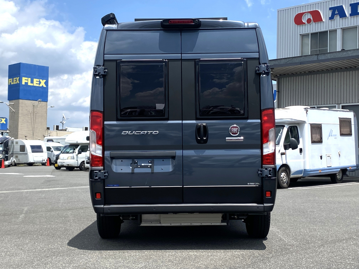 THIRD SPACE BREATH 54DD 2人旅でも家族でも使いやすいキャンピングカー!の画像