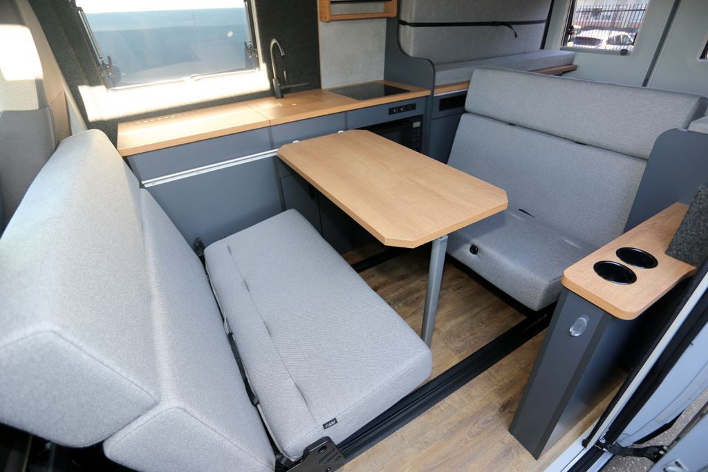 THIRD SPACE BREATH 54SL 自宅や会社などとは違う居心地の良い場所という意味の「THIRD SPACE」の画像