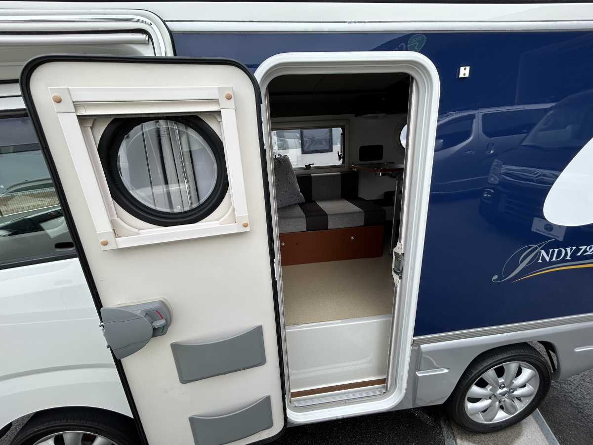 インディアナRV インディ727  軽キャンパーの枠を超えた本格派アルミボディ・キャブコンの画像