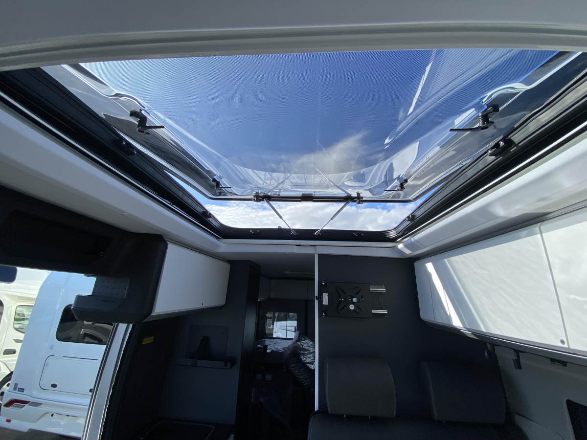 ADRIA TWIN SUPREME 640 SLB 新車未登録車!!最新のシリーズ10がベース車です!の画像