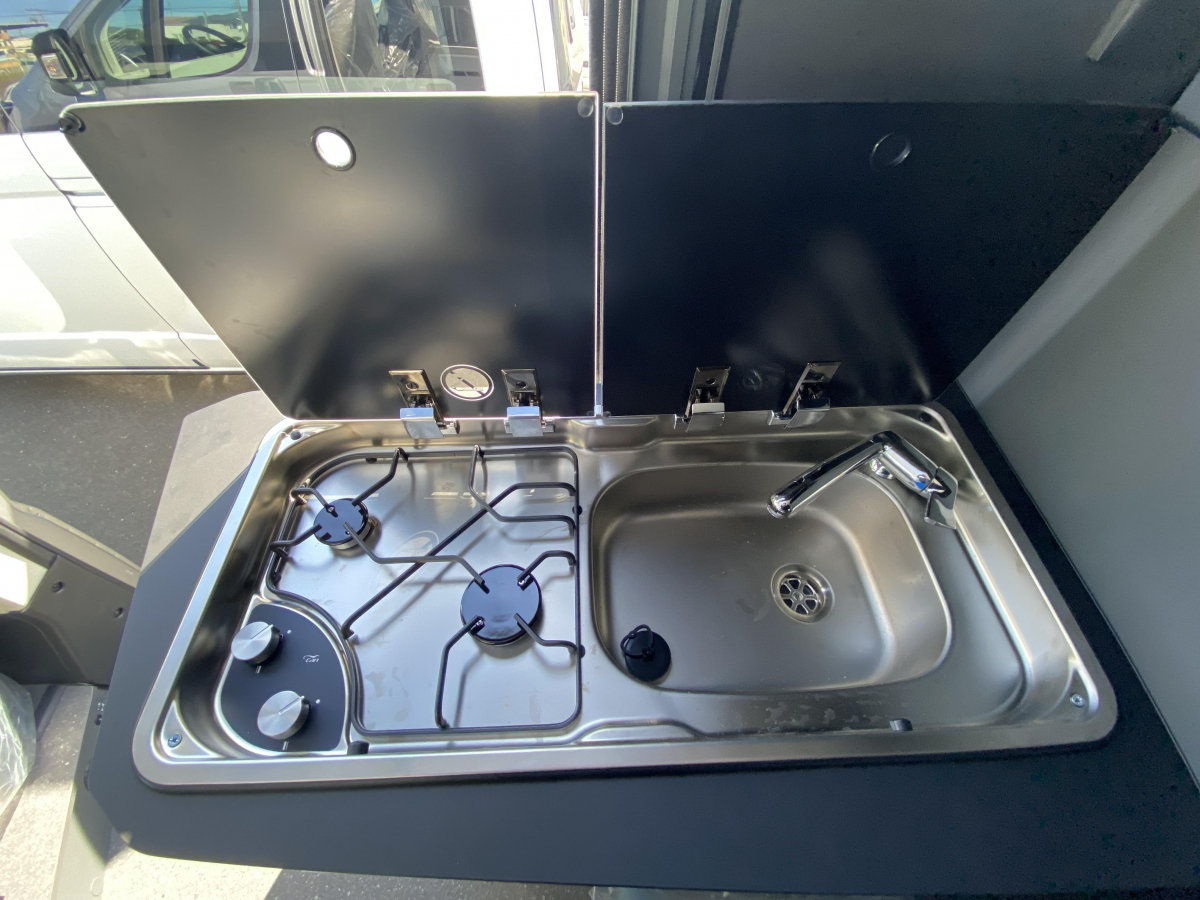 ADRIA TWIN SUPREME 640 SLB 新車未登録車!!最新のシリーズ10がベース車です!の画像