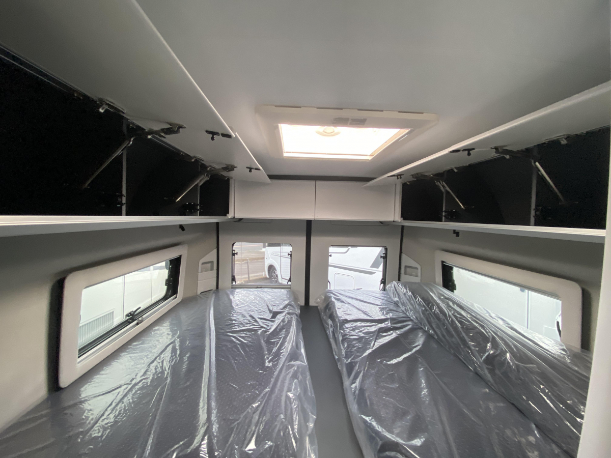ADRIA TWIN SUPREME 640 SLB 新車未登録車!!最新のシリーズ10がベース車です!の画像