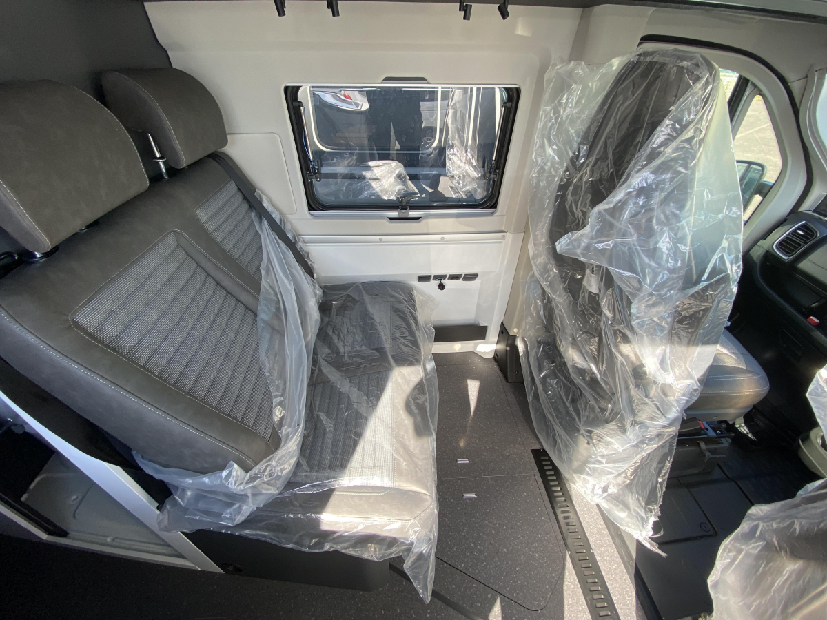 ADRIA TWIN SUPREME 640 SLB 新車未登録車!!最新のシリーズ10がベース車です!の画像