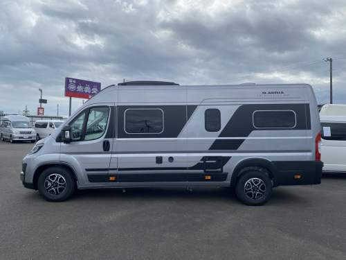 ADRIA TWIN SUPREME 640 SLB 新車未登録車!!最新のシリーズ10がベース車です!の他画像3枚目