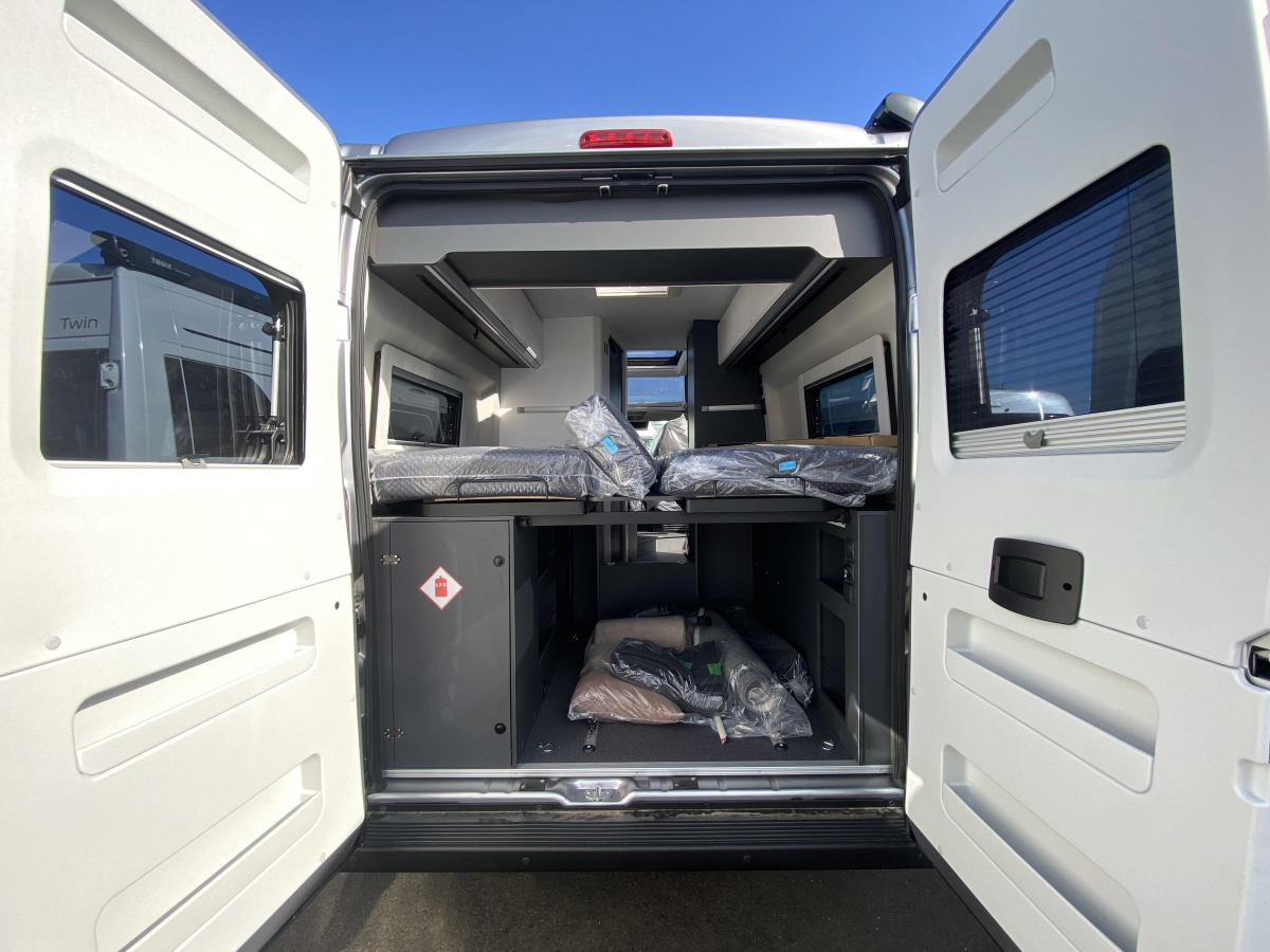 ADRIA TWIN SUPREME 640 SLB 新車未登録車!!最新のシリーズ10がベース車です!の画像