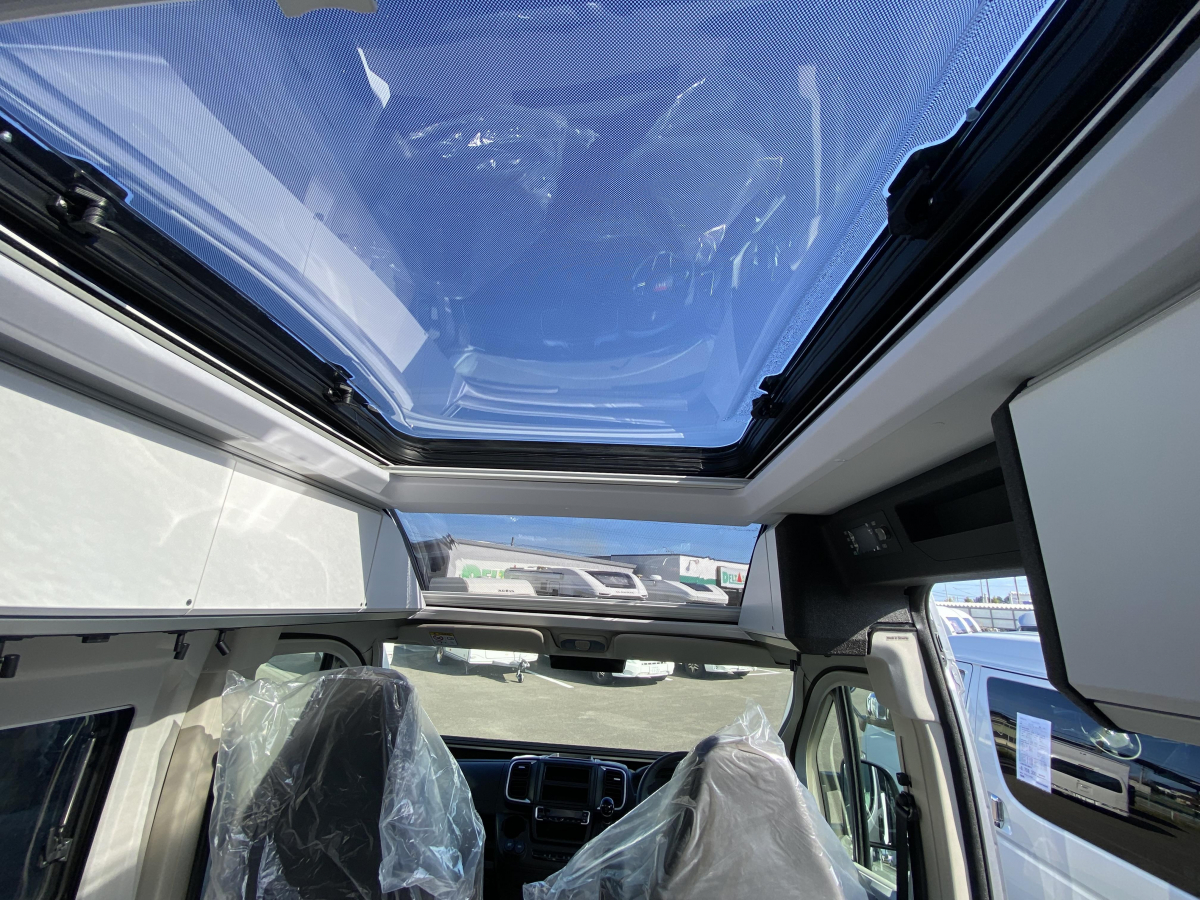 ADRIA TWIN SUPREME 640 SLB 新車未登録車!!最新のシリーズ10がベース車です!の画像
