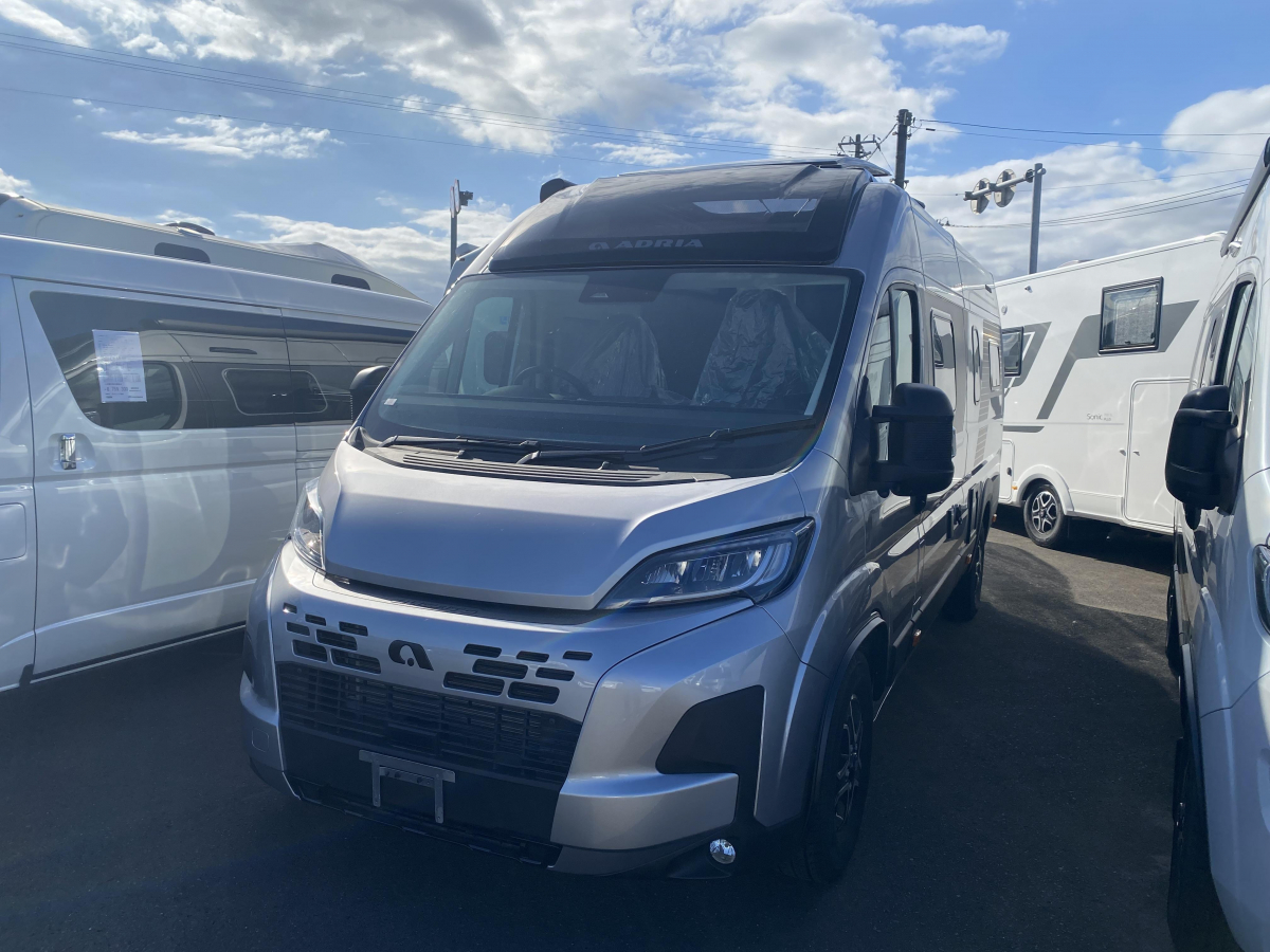 ADRIA TWIN SUPREME 640 SLB 新車未登録車!!最新のシリーズ10がベース車です!の画像