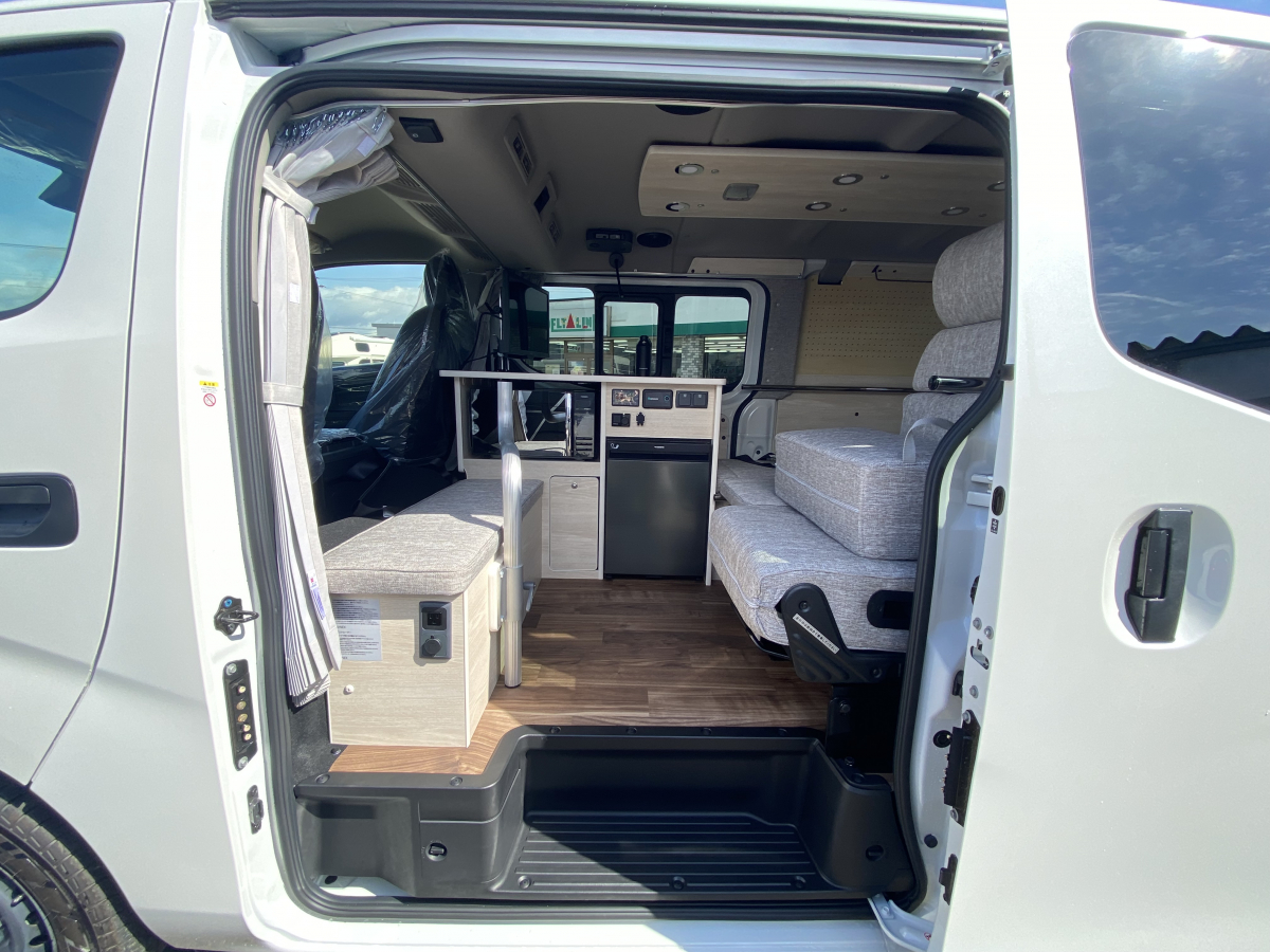 アネックス Arte3 EXCP+2 4WD 街乗りも旅もこなすキャンピングカー入庫!の画像