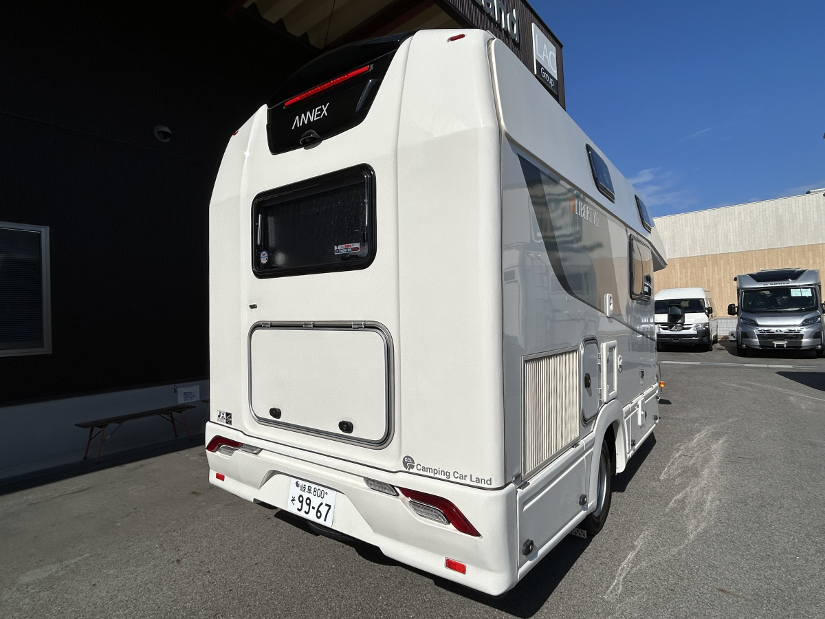  LIBERTY52SP 「家庭用エアコン標準装備。旅先でも快適なキャブコン」の画像