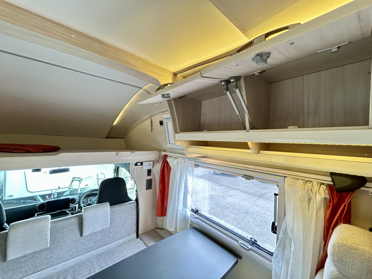  LIBERTY52SP 「家庭用エアコン標準装備。旅先でも快適なキャブコン」の画像