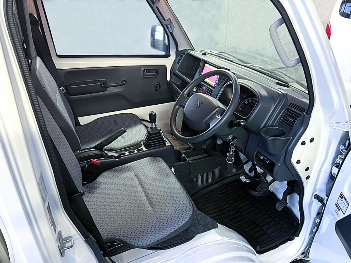  キャリートラック　 ゴールデンウイーク前大特価　ジムニー風フェイスキャリイ車中泊仕様　4WD(特装車ベース)の画像