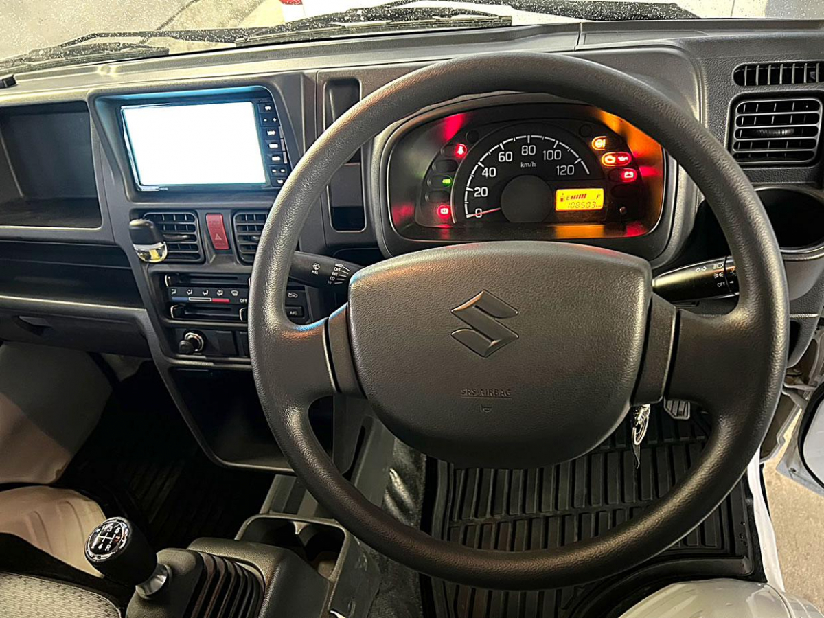  キャリートラック　 ゴールデンウイーク前大特価　ジムニー風フェイスキャリイ車中泊仕様　4WD(特装車ベース)の画像