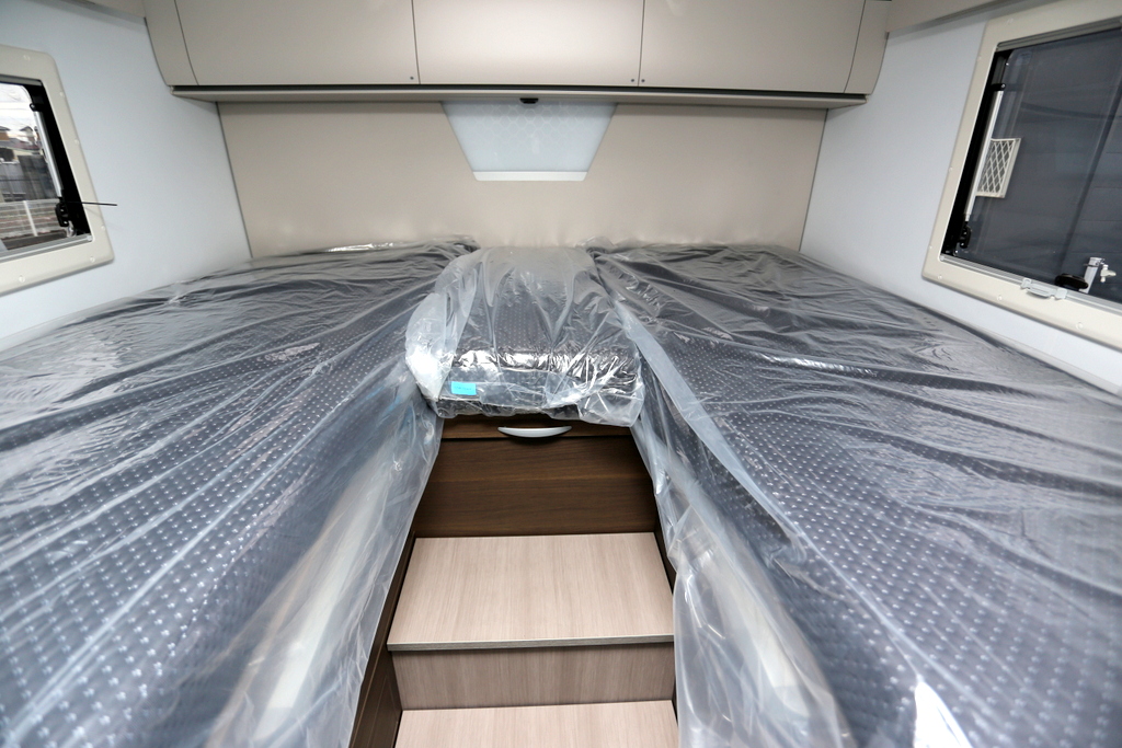 ADRIA MATRIX SUPREME 670 SL Live your best lifeの画像