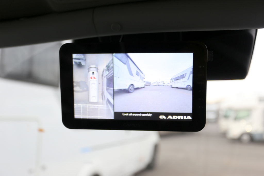 ADRIA MATRIX SUPREME 670 SL Live your best lifeの画像