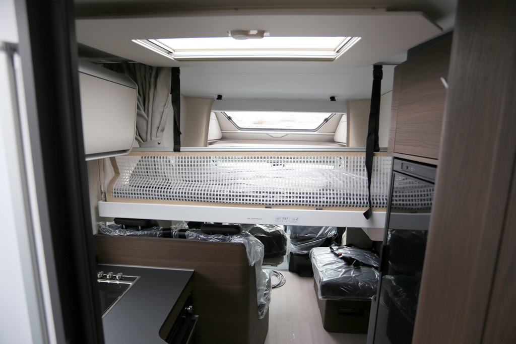 ADRIA MATRIX SUPREME 670 SL Live your best lifeの画像